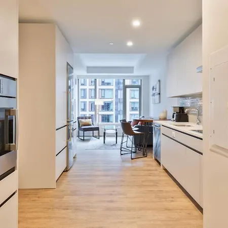 Luxury Heart Of Seaport Walk Downtown