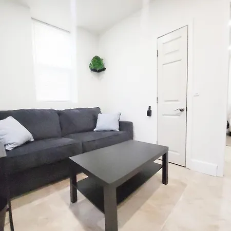 1-bedroom Apt-7b1 20-minuite To Downtown Apartment Boston