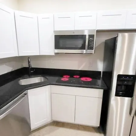 1-bedroom Apt-7b1 20-minuite To Downtown Boston