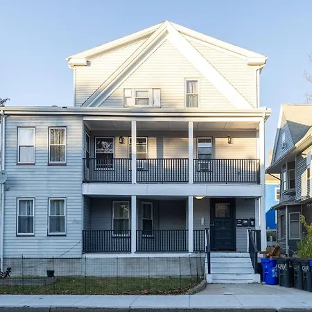 Cozy, Spacious Near Downtown * Boston