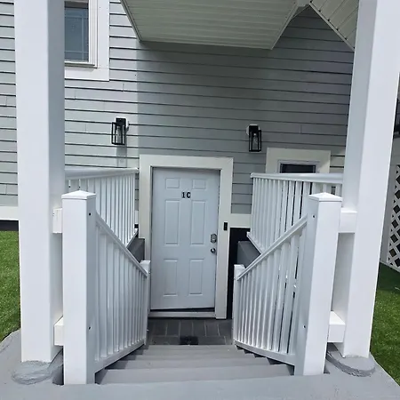 2br Lower Garden-level 20min *