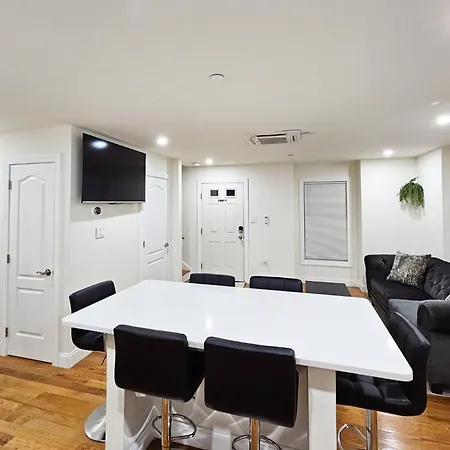 3-bedroom Apt-9w2 20-minuite To Downtown *