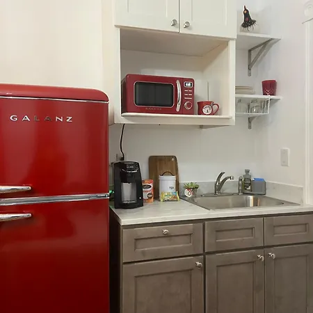 Apartment With Parking, Next To Train Or Buses, Good Neighborhood Boston