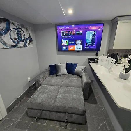Apartment 2br Lower Garden-level 20min *
