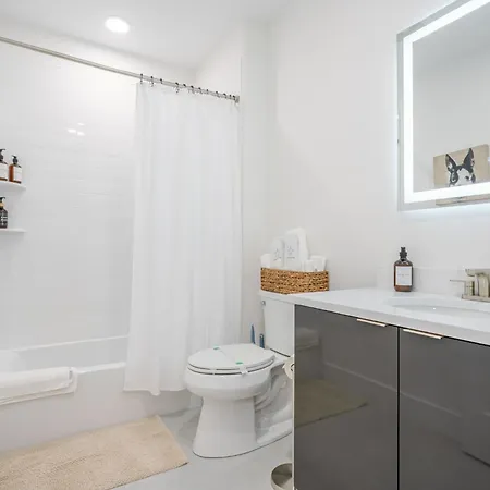 Luxury Landing W Rooftop Lounge Apartment *