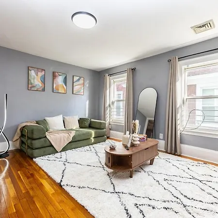 Cozy 3bd, 1ba In - Franklin Park Zoo, Common