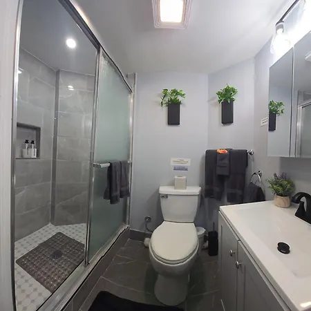 Apartment 2br Lower Garden-level 20min *