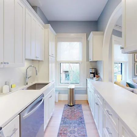 Apartment Stylish 2br In South End W In-unit Laundry *