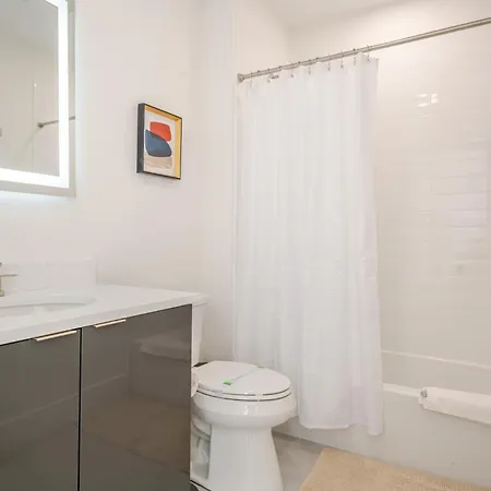 Apartment Landing Luxury Studio, Roof Deck, Near Mbta *