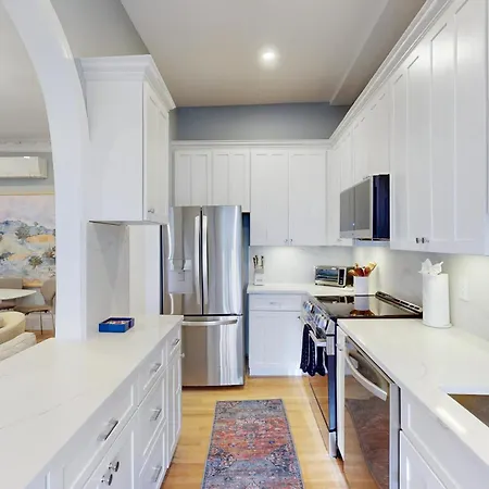 Stylish 2br In South End W In-unit Laundry Boston