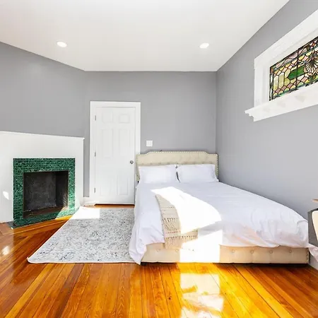 Apartment Elegant, Spacious 3bd, 1ba In *
