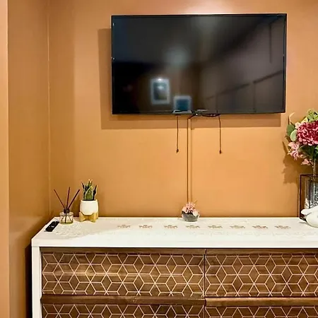 Serene Near Logan International Airport Apartment *