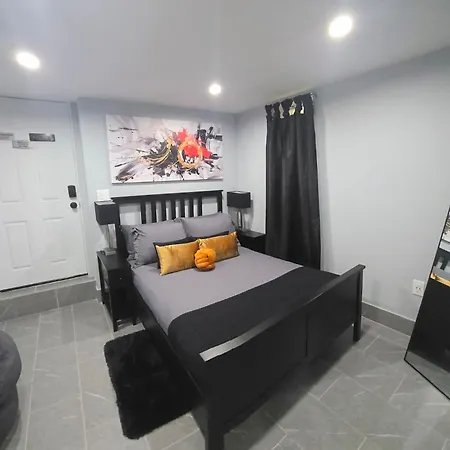 2br Lower Garden-level 20min