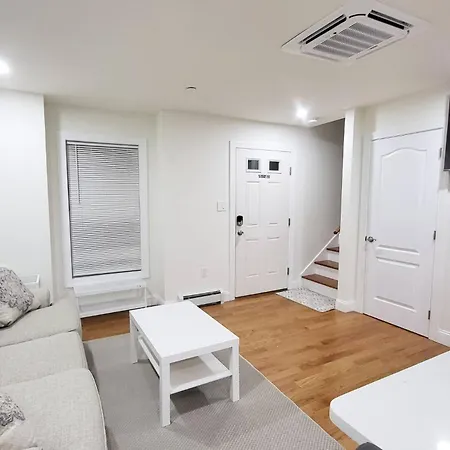 3-bedroom Apt-7w2 20-minuite To Downtown Apartment