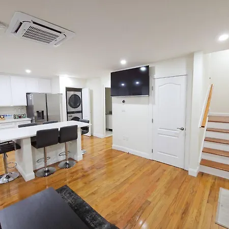 3-bedroom Apt-7b2 20-minuite To Downtown Apartment