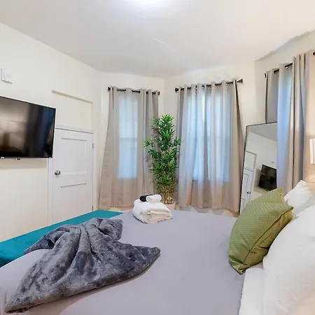 Beautiful 2br In Savin Hill Apartment *