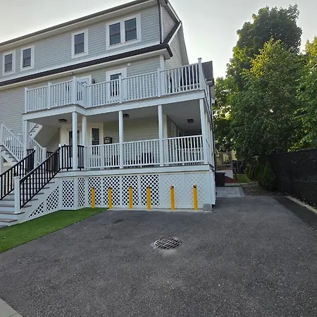 2br Lower Garden-level 20min