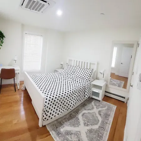 3-bedroom Apt-7b2 20-minuite To Downtown