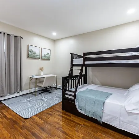 Apartment Cozy, Spacious Near Downtown Boston