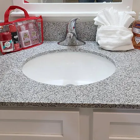 3-bedroom Apt-9w2 20-minuite To Downtown Boston