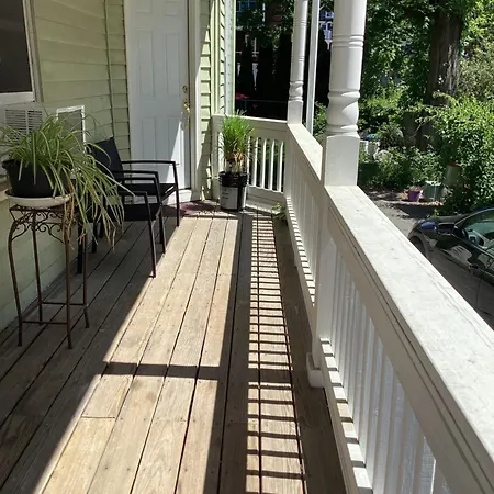 With Parking, Next To Train Or Buses, Good Neighborhood Apartment