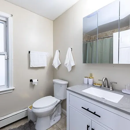 Cozy, Spacious Near Downtown * Boston