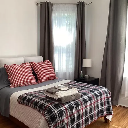 Apartment With Parking, Next To Train Or Buses, Good Neighborhood