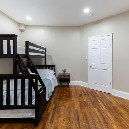 Apartment Cozy, Spacious Near Downtown Boston