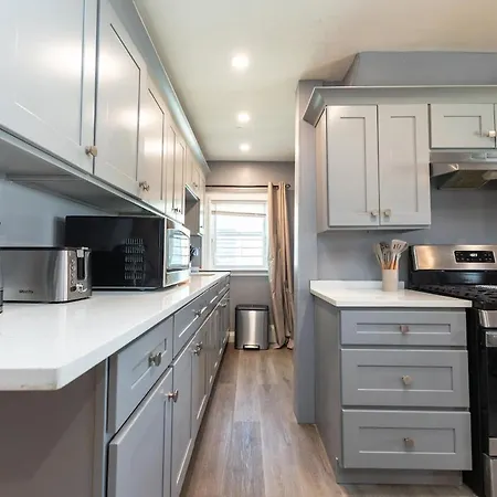 Apartment Cozy 3bd, 1ba In - Franklin Park Zoo, Common *