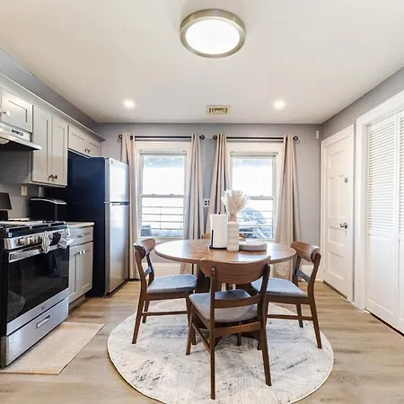 Cozy 3bd, 1ba In - Franklin Park Zoo, Common Apartment Boston