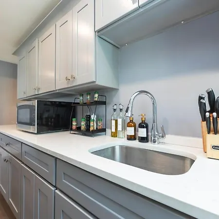 Apartment Cozy 3bd, 1ba In - Franklin Park Zoo, Common