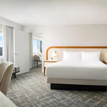 Hilton Back Bay 3*