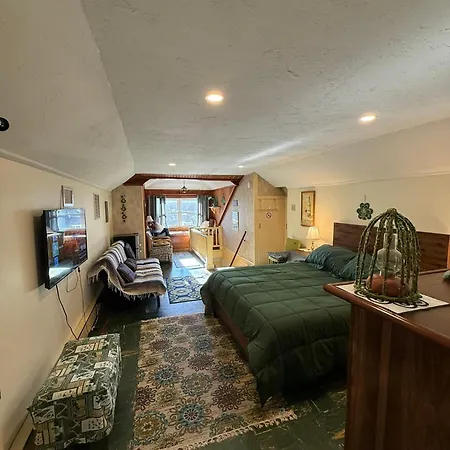 Natalie House Bed & Breakfast Boston