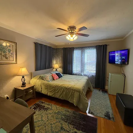 Natalie House Bed & Breakfast 3*