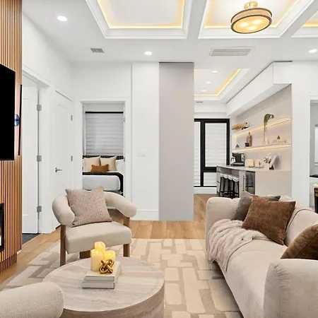 4br/4ba | Parking + Chef's Kitchen | Near Bu/bc * Brookline