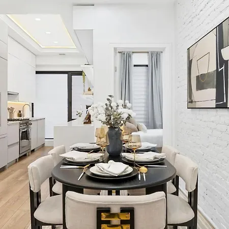 4br/4ba | Parking + Chef's Kitchen | Near Bu/bc Holiday home Brookline