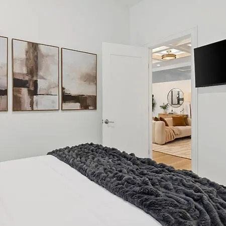 4br/4ba | Parking + Chef's Kitchen | Near Bu/bc Holiday home *