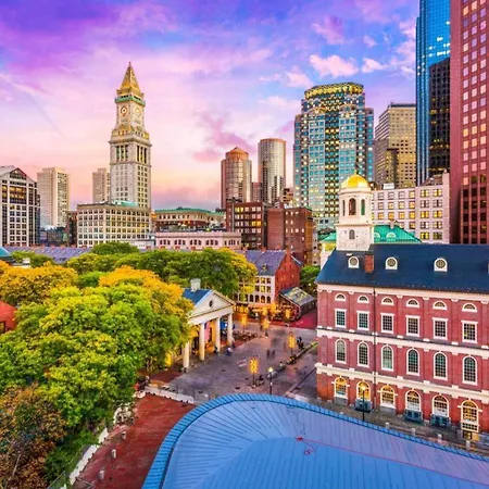 4br/4ba | Parking + Chef's Kitchen | Near Bu/bc