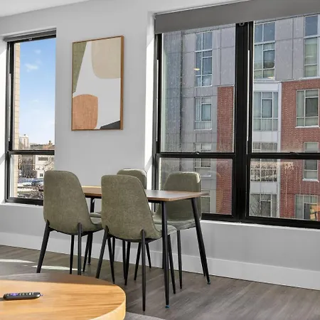 Luxe 3bd Brighton Apartment