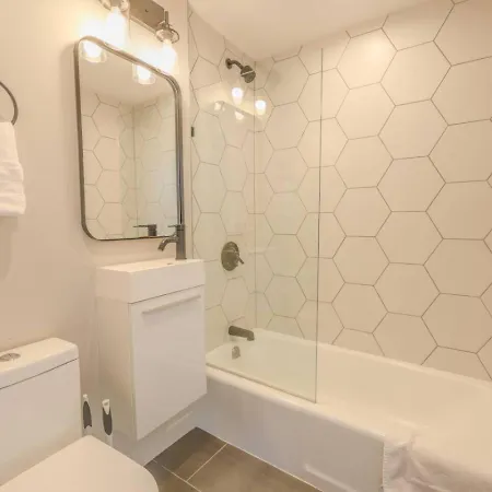 Back Bay Stylish Apartment *