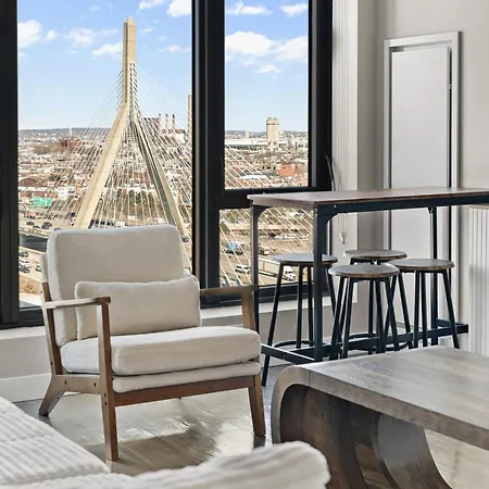 Beautiful Centrally Located 3 Bedroom * Boston