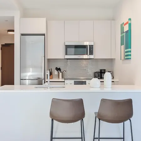 Luxury Modern Heart Of Seaport Apartment *
