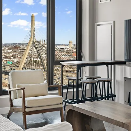 Beautiful Centrally Located 3 Bedroom Boston