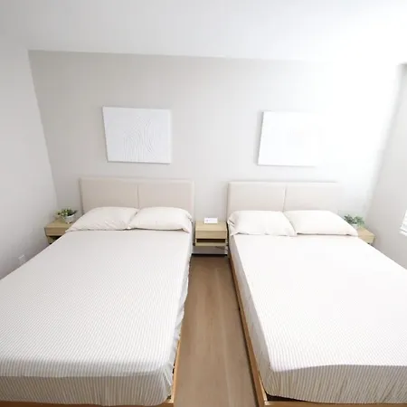Nomadiq - Walk To Airport, 5 Min To Downtown 01 Apartment *