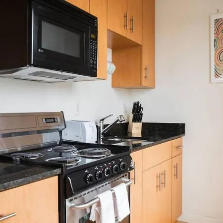 Bright Spacious Fenway Apartment
