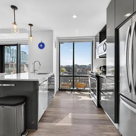 Modern 2br Prime Downtown Location Apartment Boston