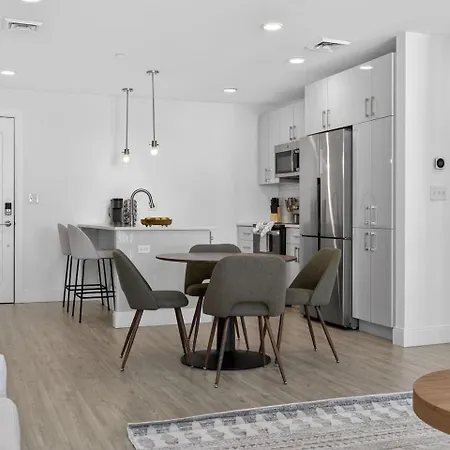 Luxe 3bd Allston Apartment