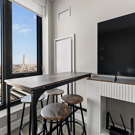 Beautiful Centrally Located 3 Bedroom *