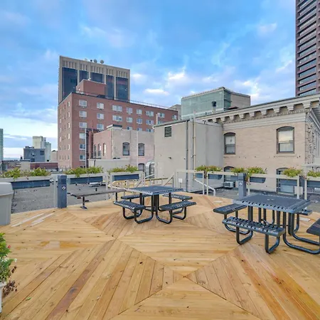 Apartment Walk To Common Bright With Rooftop Deck Boston