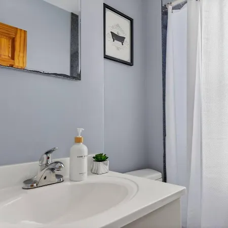 Charming 2br In *